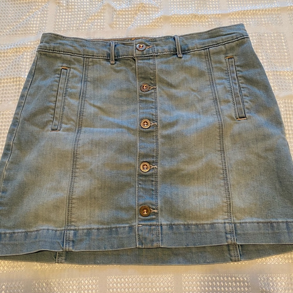 Abercrombie Kids girls light wash pleated skirt